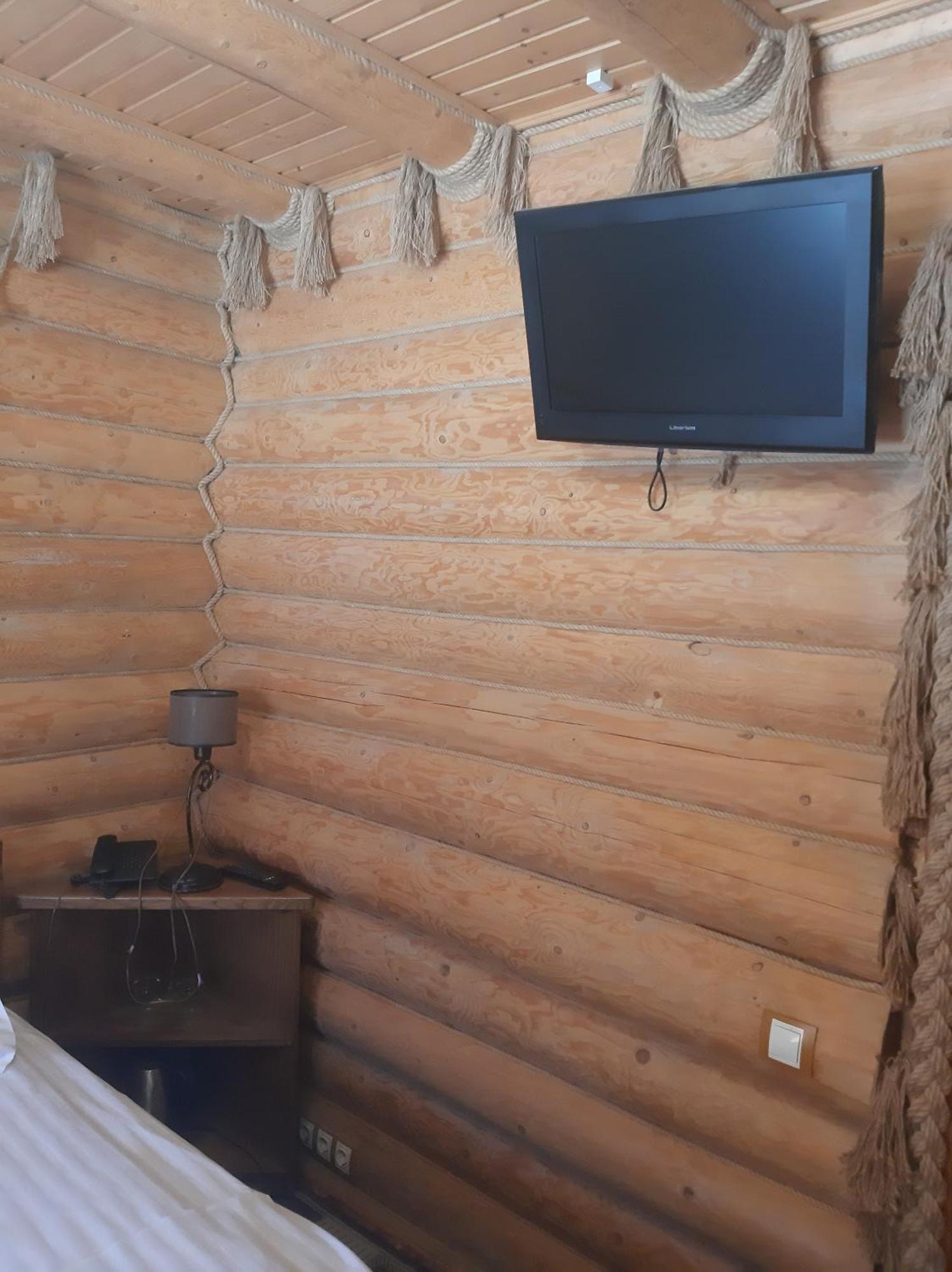 Hotel Арніка à Synevyrsʼka Polyana Extérieur photo