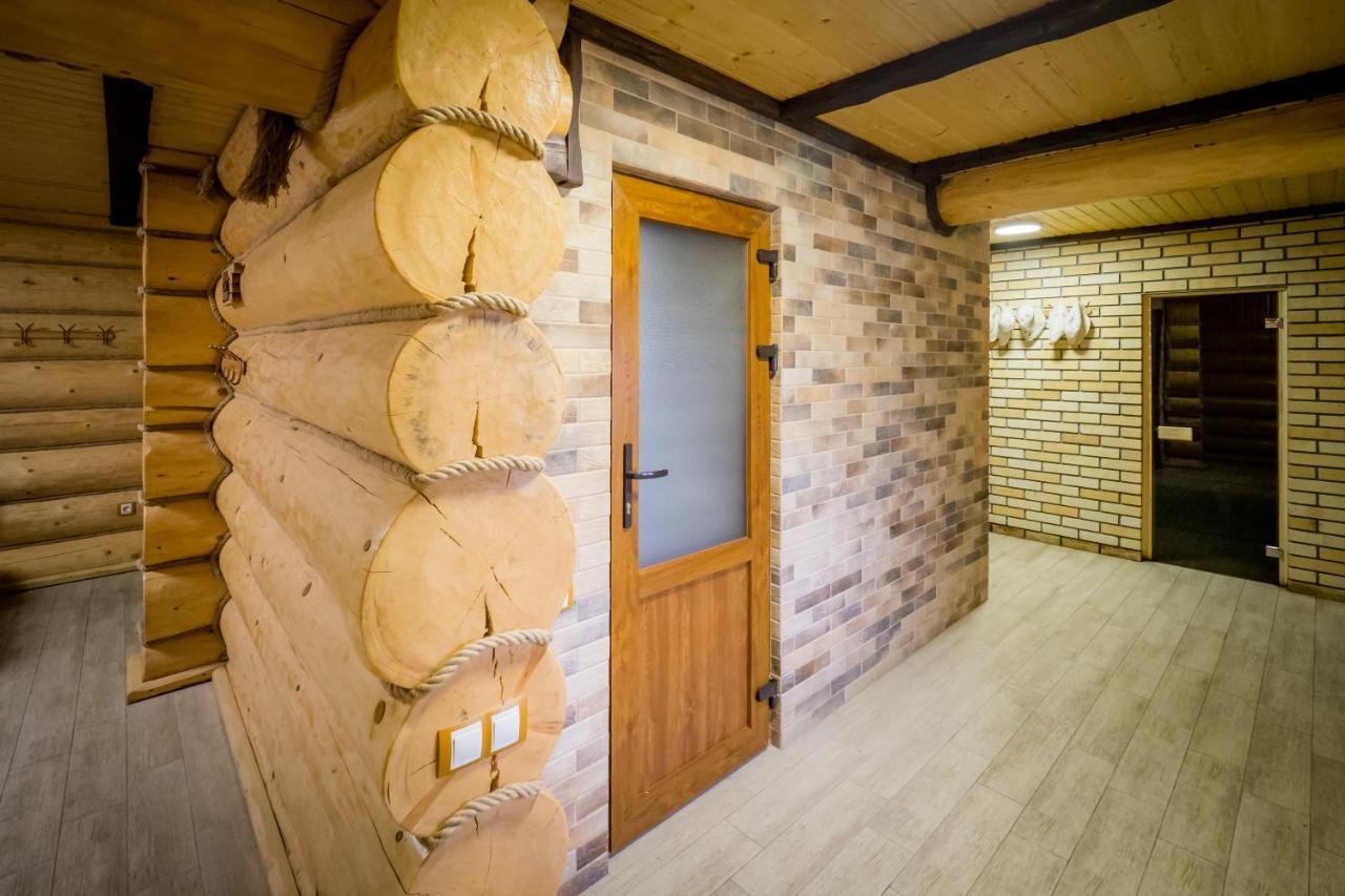 Hotel Арніка à Synevyrsʼka Polyana Extérieur photo